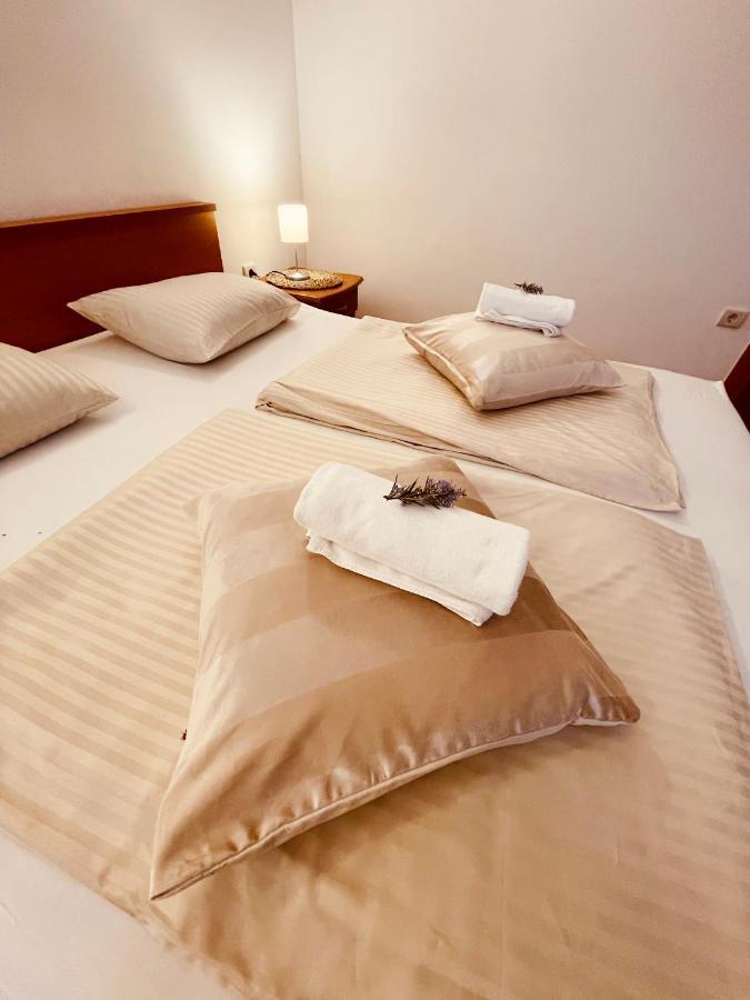Apartments Stina Сегет Враница Екстериор снимка